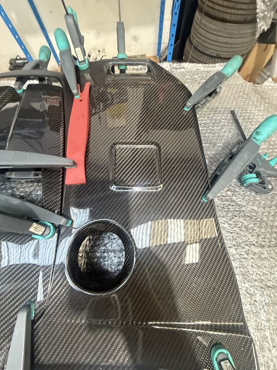 Couvre-moteur carbone
